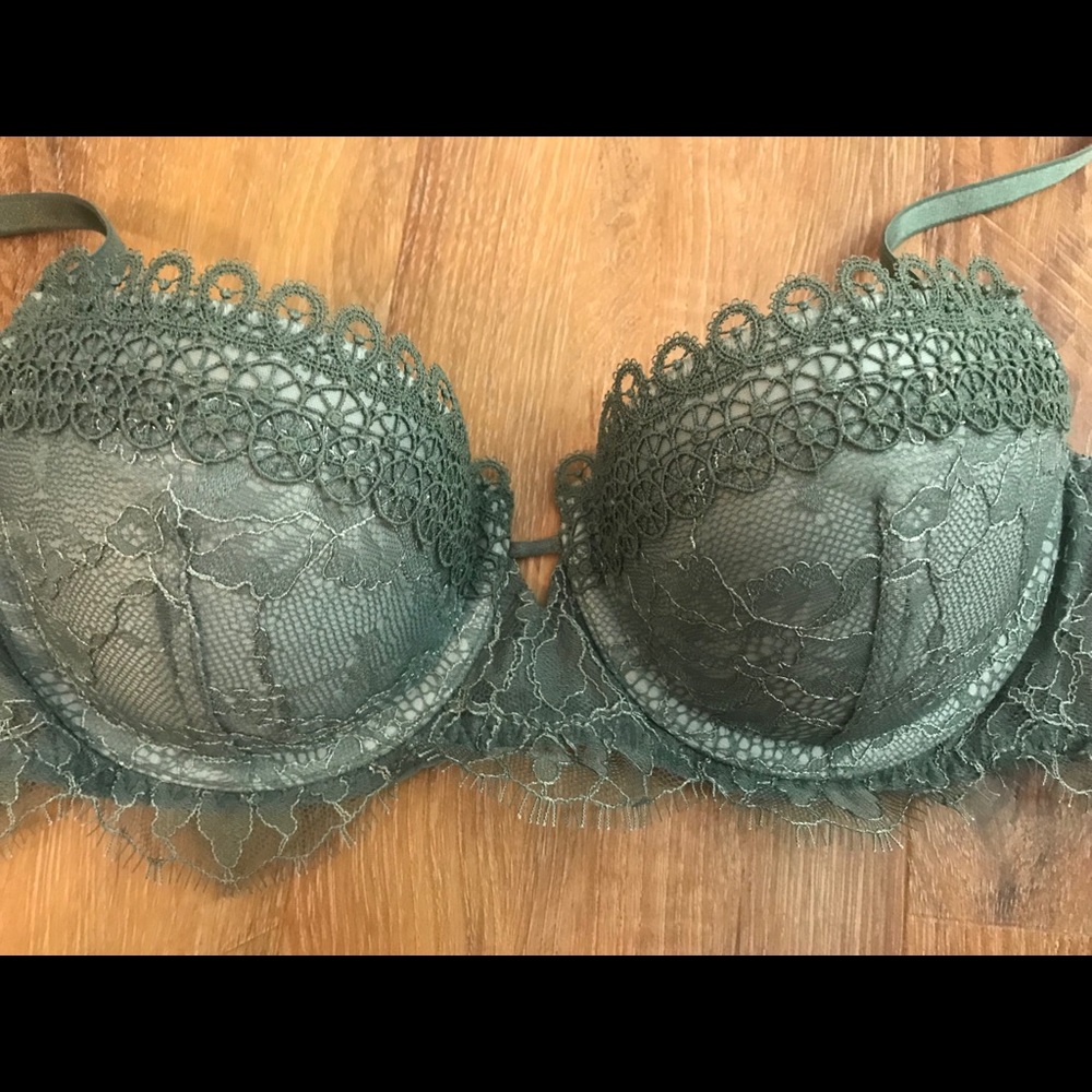 Victoria’s Secret Very sexy uplift balconet bra